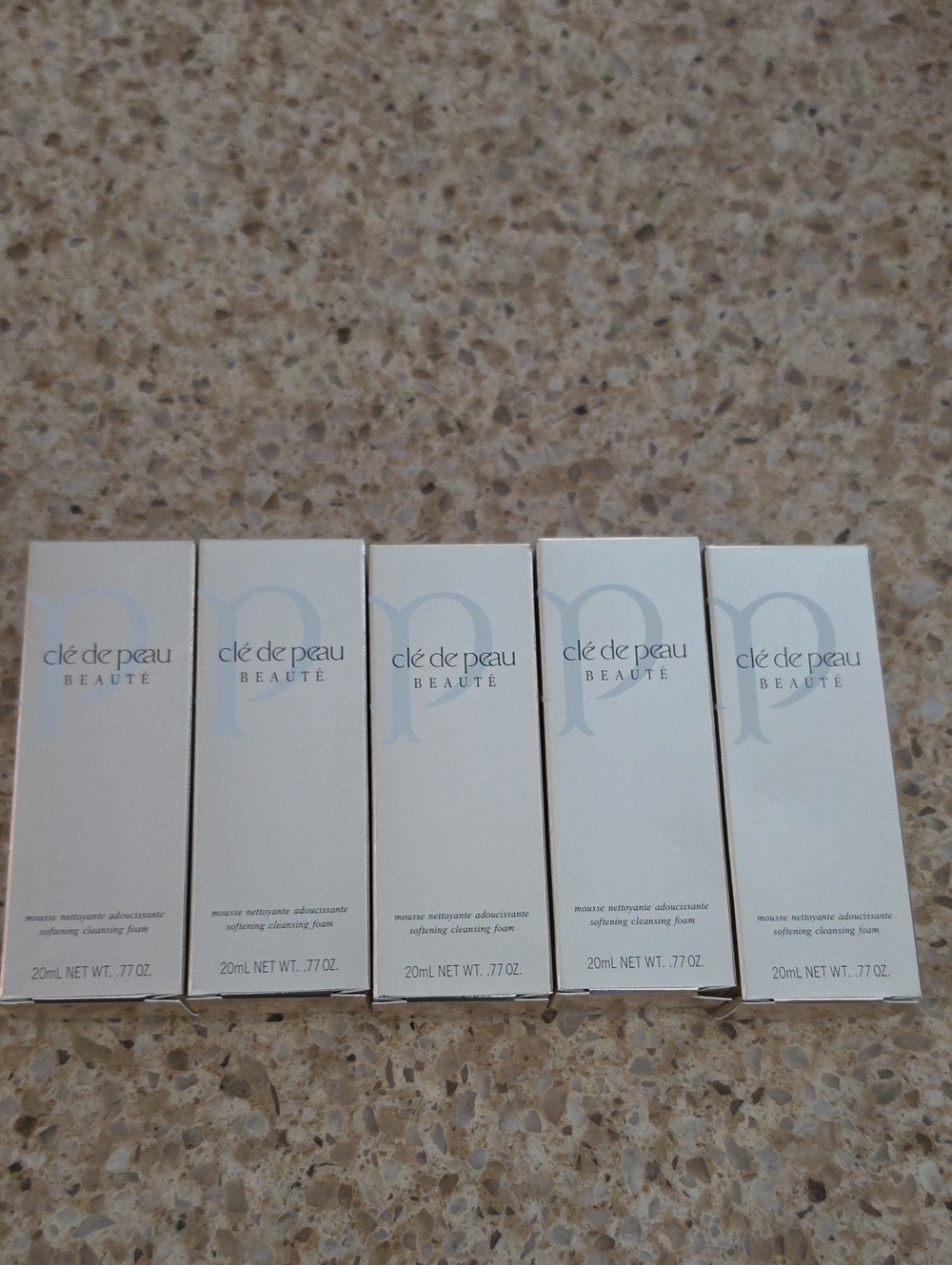 FIVE Softening Cleansing Foam - White